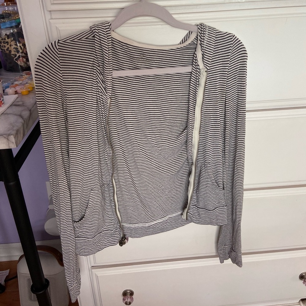 American Eagle zip up hoodie